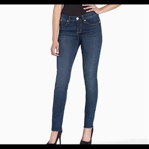 Rock & Republic 2 Skinny Berlin Jeans Low Rise